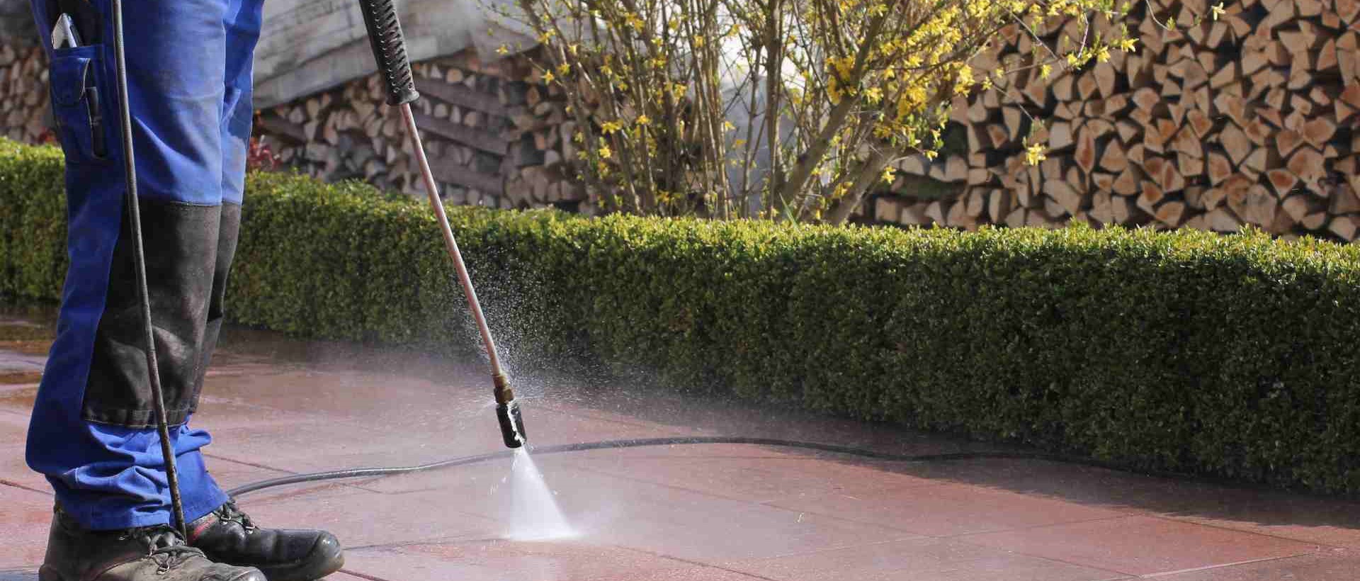 garden maintenance TW19